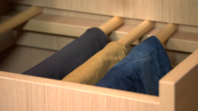 "Dorota was urządzi": uporządkuj swoją szafę ze specjalistycznym wieszakiem do spodni DIY